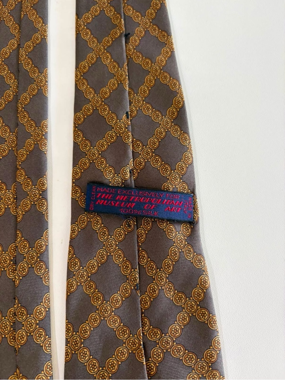 Men's exclusive metropolitan museum of art Brown Geometric Pattern silk Tie - Picture 6 of 6